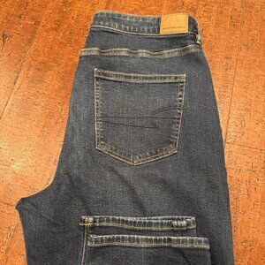 American Eagle Women’s 16 REGULAR 33W Mom Jean Jeans STRETCH